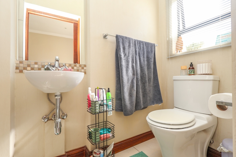 To Let 4 Bedroom Property for Rent in The Coves North West